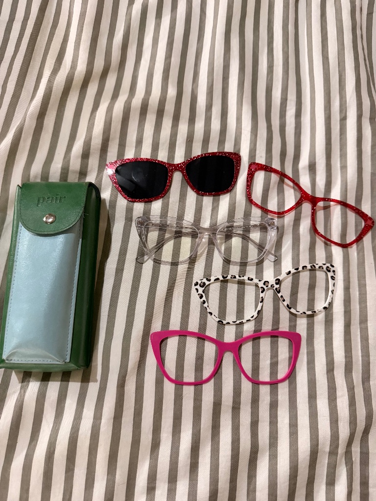 Pair Eyewear Glasses And 4 Interchangeable Lens